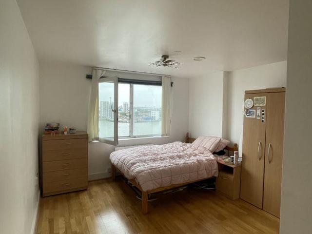 Room for rent in Charlton Riverside, Greater London
