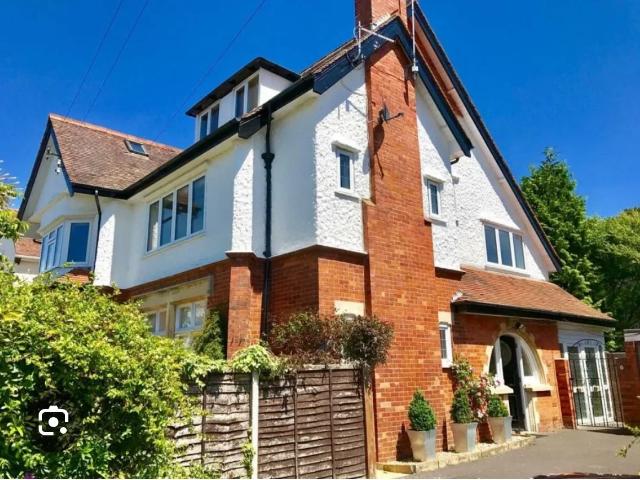 Room for rent in Canford Cliffs, Poole