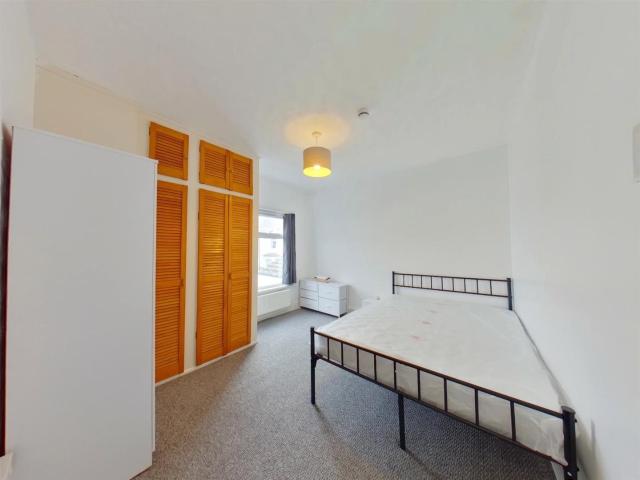 Room for rent in Clayhall, Middlecroft
