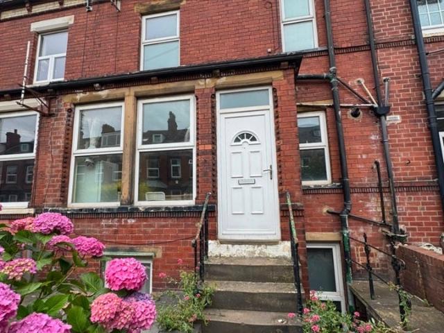 Room for rent in Hyde Park, West Yorkshire