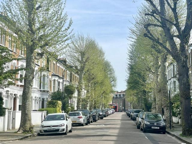 Room for rent in Brook Green, Greater London