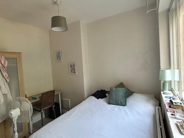 Room for rent in Earlsfield, Greater London