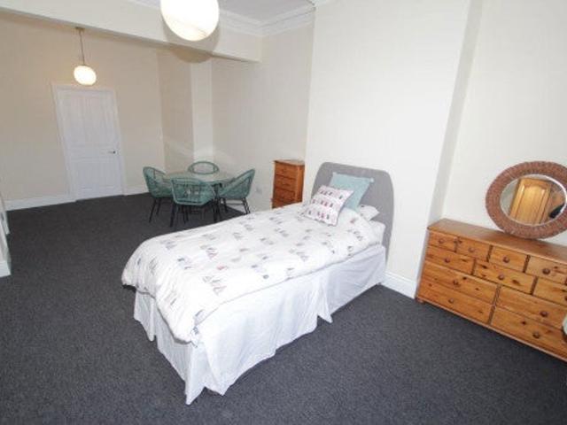 Room for rent in Baswich, Staffordshire