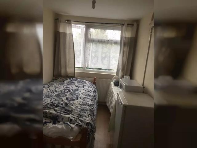 Room for rent in Cowley, Greater London