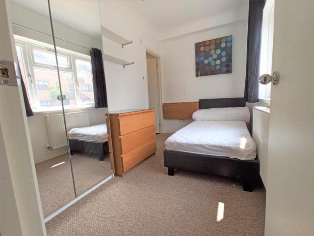 Room for rent in Custom House, Greater London
