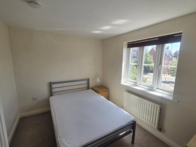 Room for rent in Redhouse, Abbey Mead