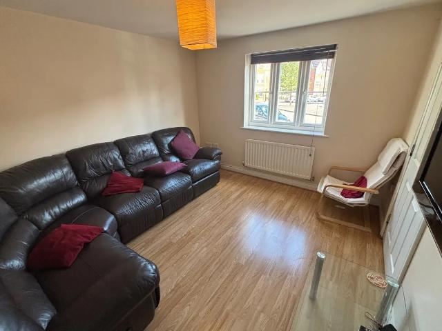 Room for rent in Redhouse, Abbey Mead