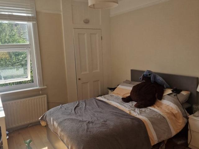 Room for rent in London Borough of Merton, Merton Park