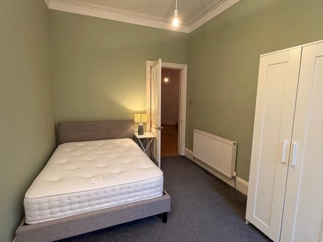 Room for rent in Crossmyloof, Scotland