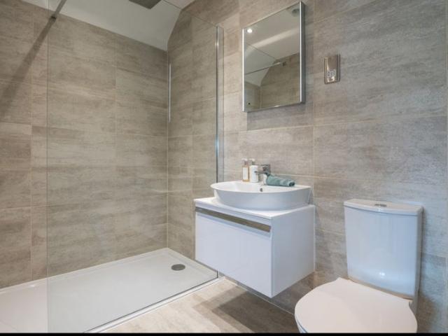 Room for rent in London Borough of Ealing, Park Royal