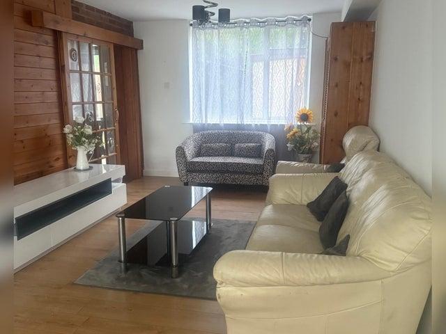 Room for rent in Tollbar End, West Midlands