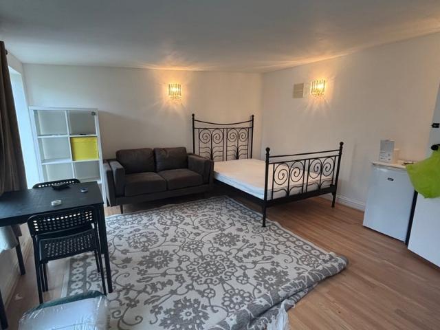 Room for rent in London Borough of Brent, Greater London