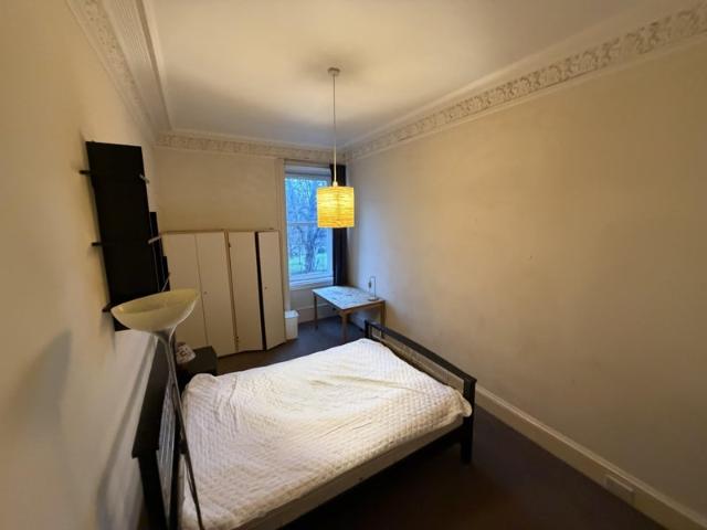 Room for rent in Morningside, Scotland