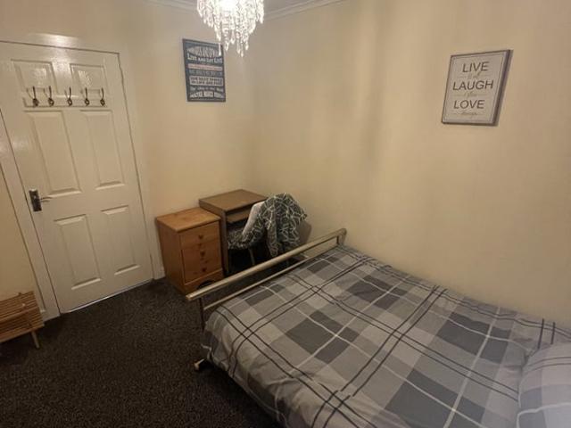Room for rent in Blairbeth, Rutherglen