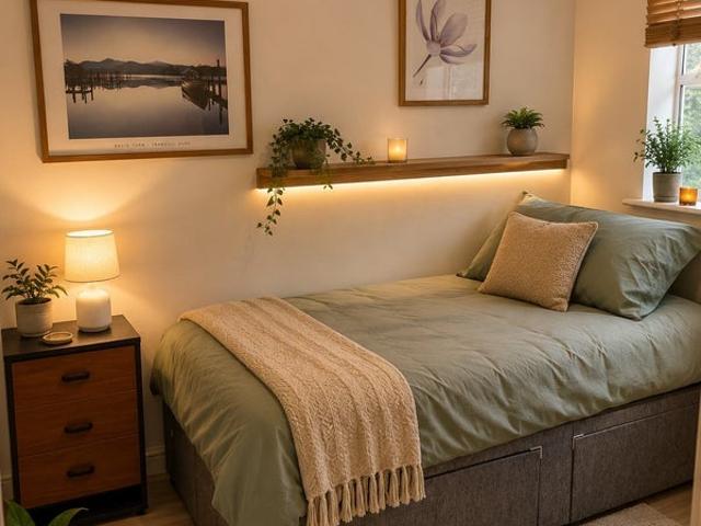 Room for rent in Outwood Gate, Bury