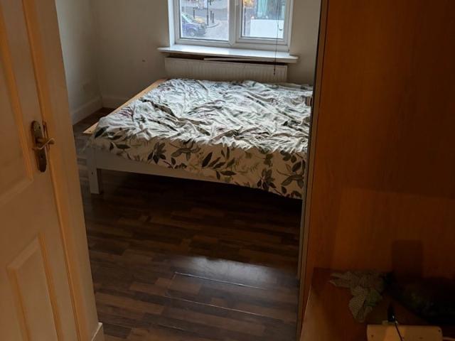 Room for rent in North Kensington, Greater London
