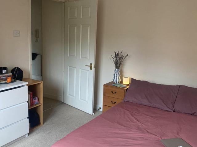 Room for rent in Brownswood Park, Greater London