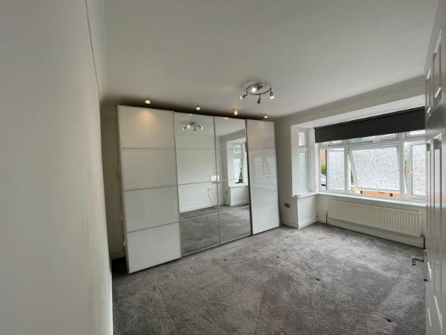 Room for rent in Charlton, Greater London