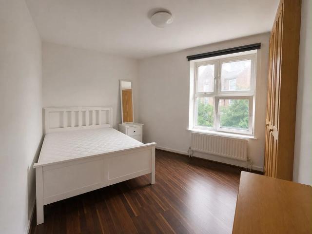 Room for rent in Kennington, Greater London