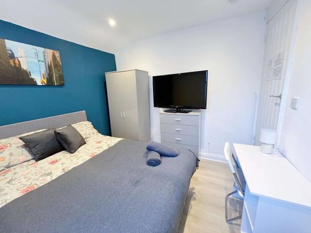 Room for rent in Cabbage Hall, Calderstones