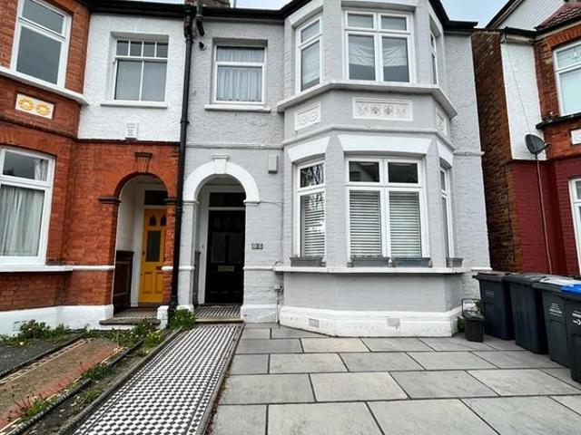 Room for rent in London Borough of Croydon, Norbury