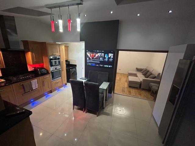 Room for rent in Chingford Mount, Highams Park