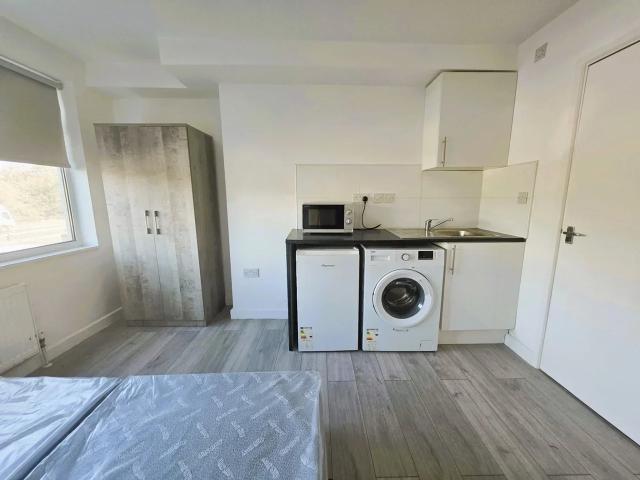 Room for rent in London Borough of Brent, Greater London