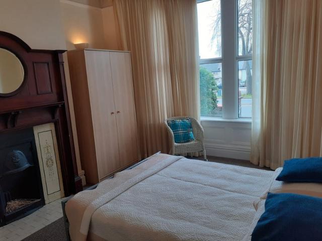 Room for rent in Falcon Lodge, Wales