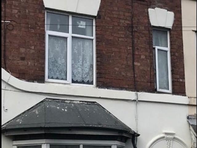 Room for rent in Dixons Green, West Midlands