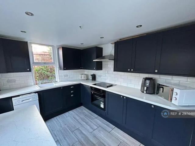 Room for rent in Allerton, Calderstones
