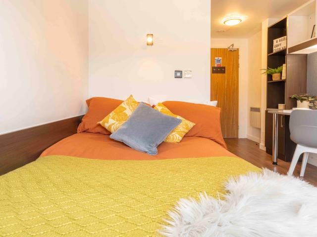 Room for rent in Barbican, Mount Wise