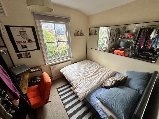 Room for rent in Furzedown, Greater London