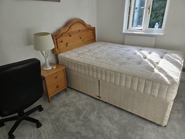 Room for rent in Chequers, Gloucester