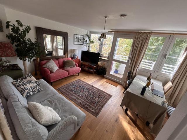 Room for rent in North Kensington, Greater London