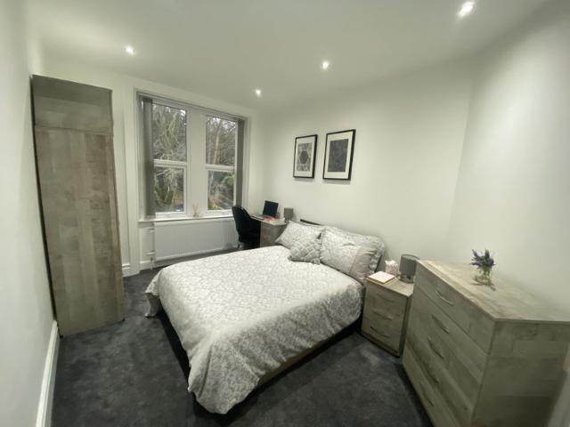 Room for rent in Frizinghall, West Yorkshire