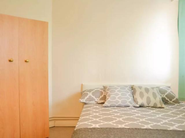 Flat for rent in Stockwell, Greater London