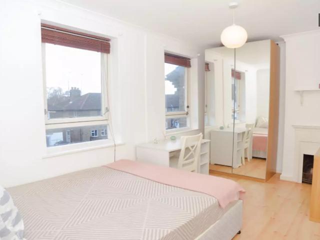 Flat for rent in Royal Borough of Kensington and Chelsea, Greater London