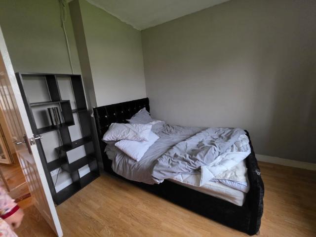 Room for rent in Mansewood, Scotland