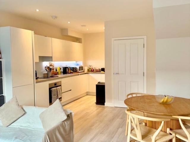 Room for rent in Springfield Village, Greater London