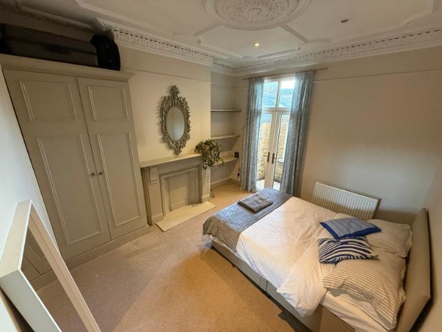 Flat for rent in London Borough of Hammersmith and Fulham, Greater London