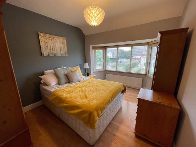 Room for rent in Causeway Green, West Midlands