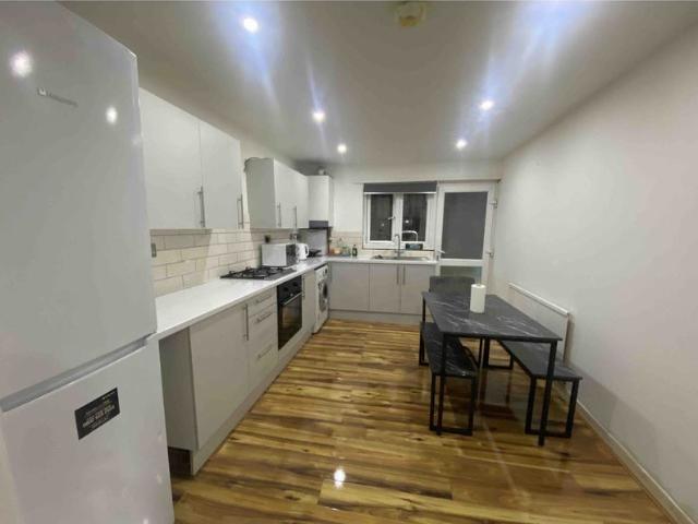 Room for rent in Cyprus, Greater London