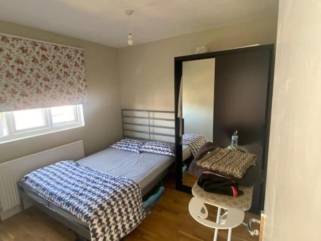 Room for rent in Hale End, Greater London