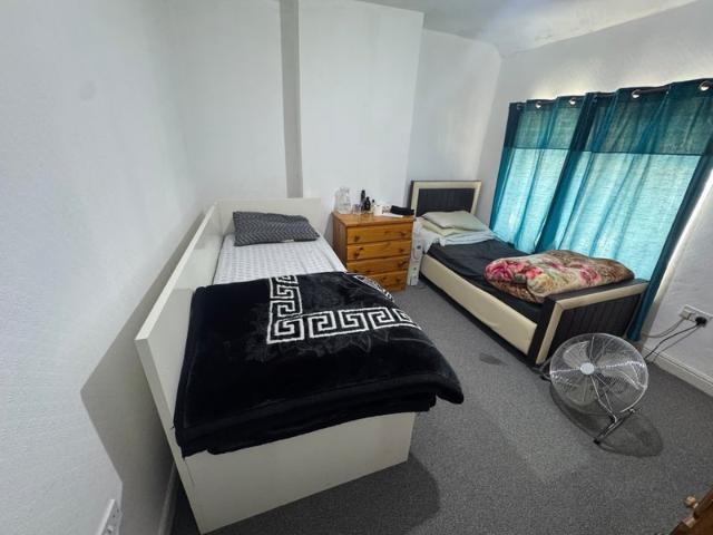 Room for rent in Wake Green, West Midlands