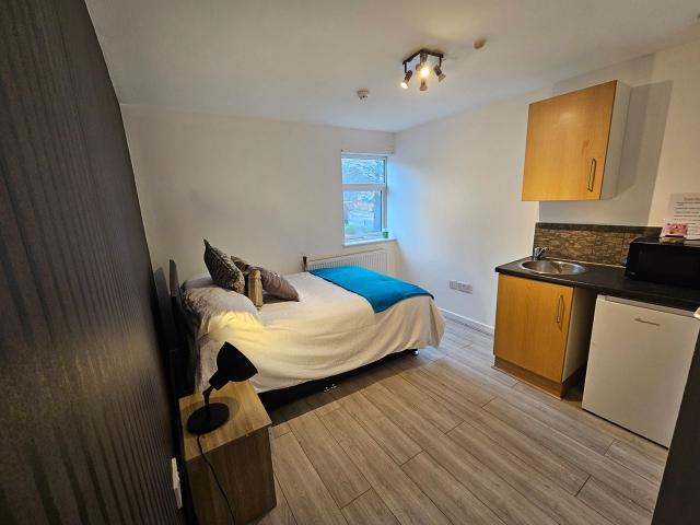 Room for rent in Catherine Cross, Darlaston