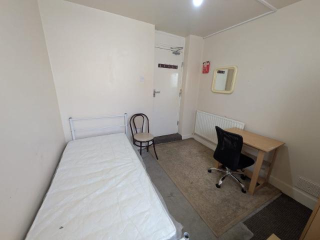 Room for rent in Upton Park, Greater London