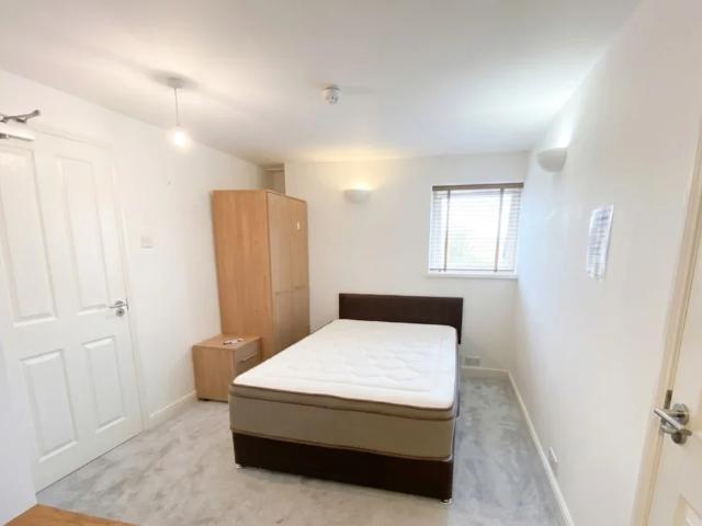 Room for rent in Pouchen End, Hertfordshire