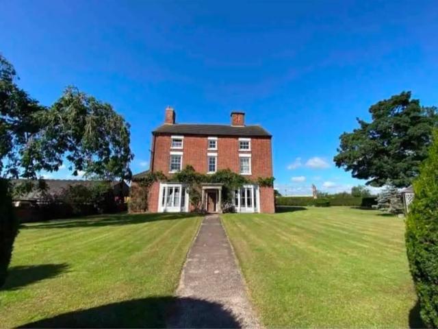 Room for rent in Great Chatwell, Staffordshire