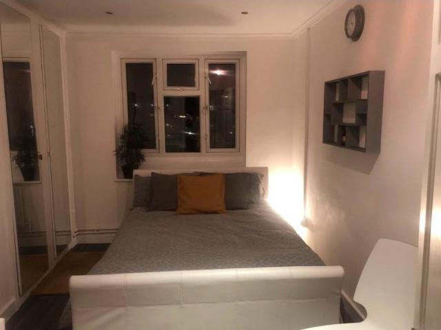 Room for rent in East Sheen, Greater London