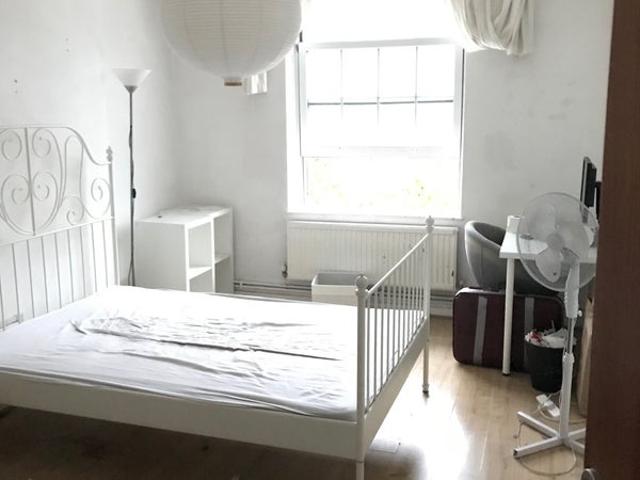 Room for rent in Chalk Farm, Greater London